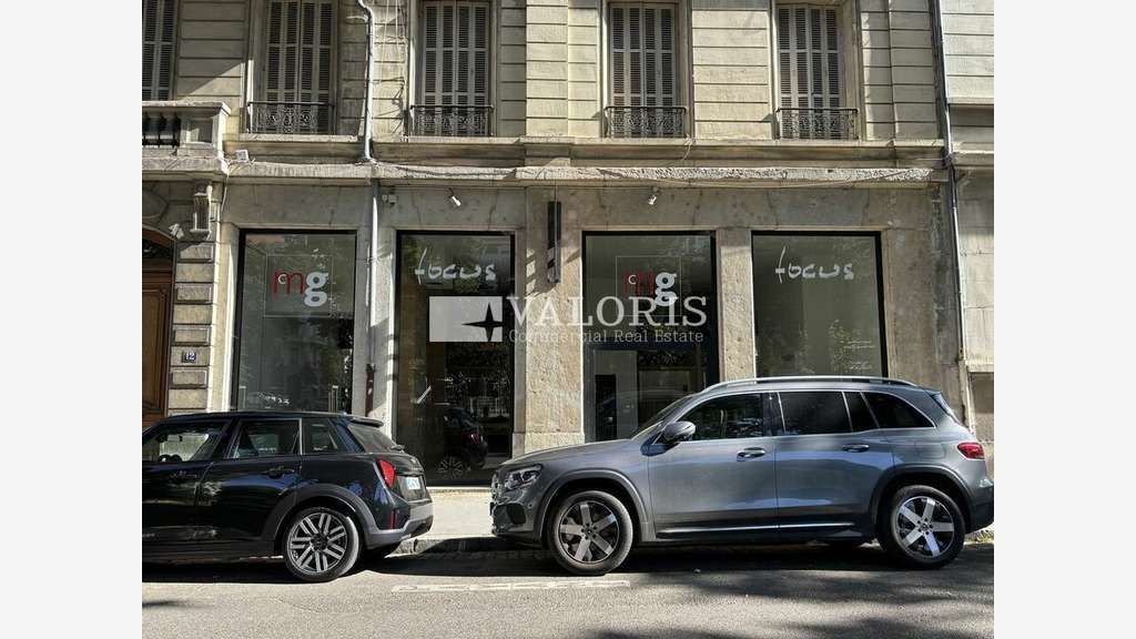 A louer local 185m² Lyon 6e PL. Puvis de Chavanne