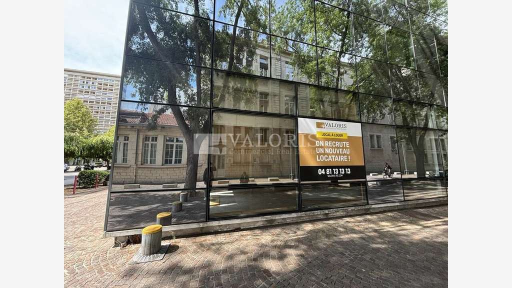 A louer local 90m² à Lyon 6e Cours Lafayette