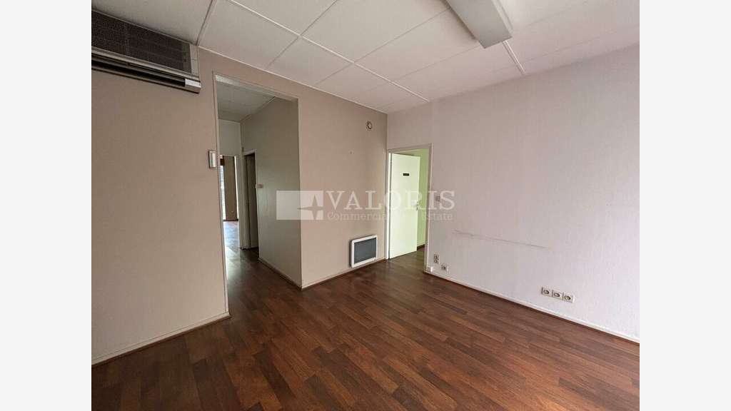 A louer local commercial 76m² à Lyon 6e  