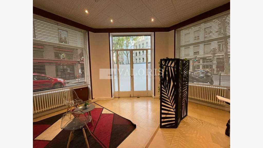 A louer local commercial 70m² à Lyon 6e Brotteaux