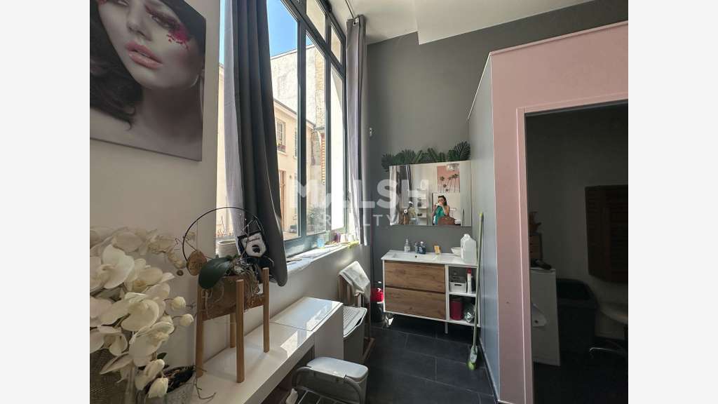 LOCAL COMMERCIAL À LOUER - 62,45 m² - LYON 6