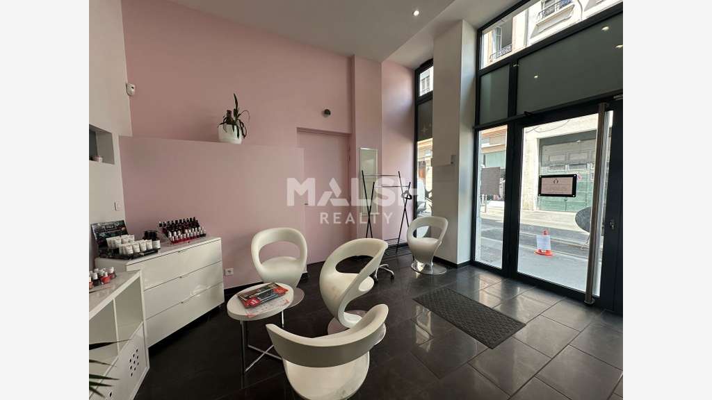 LOCAL COMMERCIAL À LOUER - 62,45 m² - LYON 6
