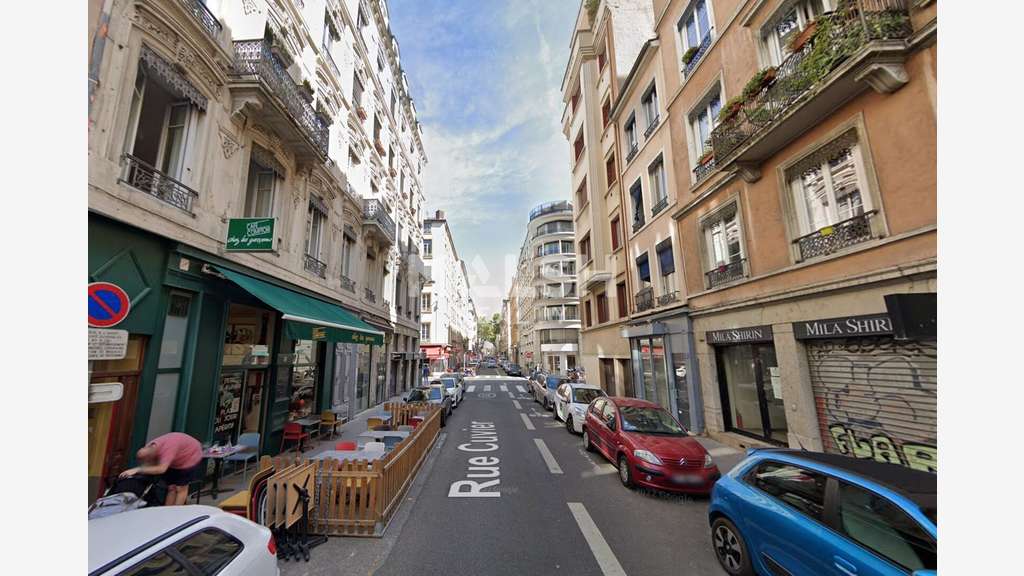 LOCAL COMMERCIAL À LOUER - 210 m² - LYON 6