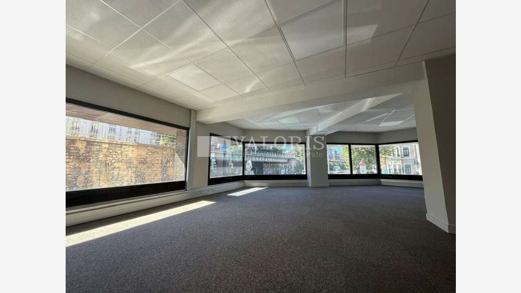 Local commercial de 599m² à louer à Lyon 69006