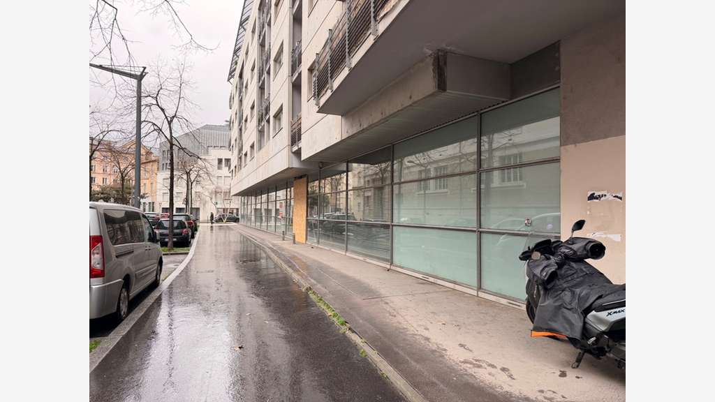 A louer local/bureaux de 533m² en RDC à Lyon 69007