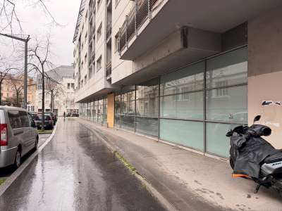 A louer local/bureaux de 533m² en RDC à Lyon 69007