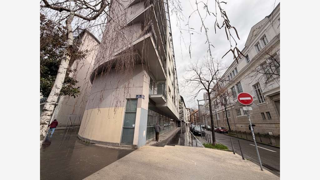 A louer local/bureaux de 533m² en RDC à Lyon 69007