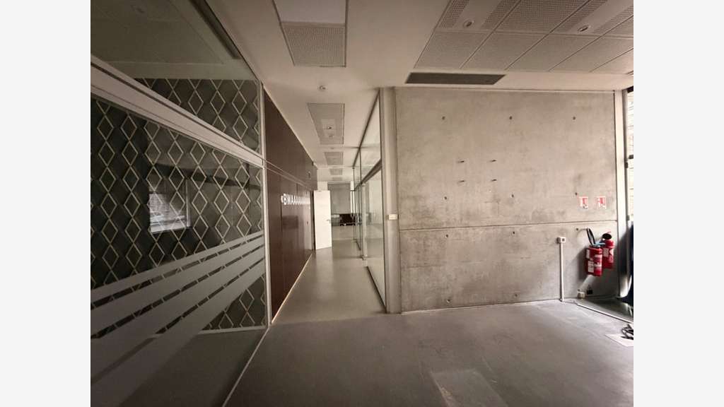 A louer local/bureaux de 533m² en RDC à Lyon 69007