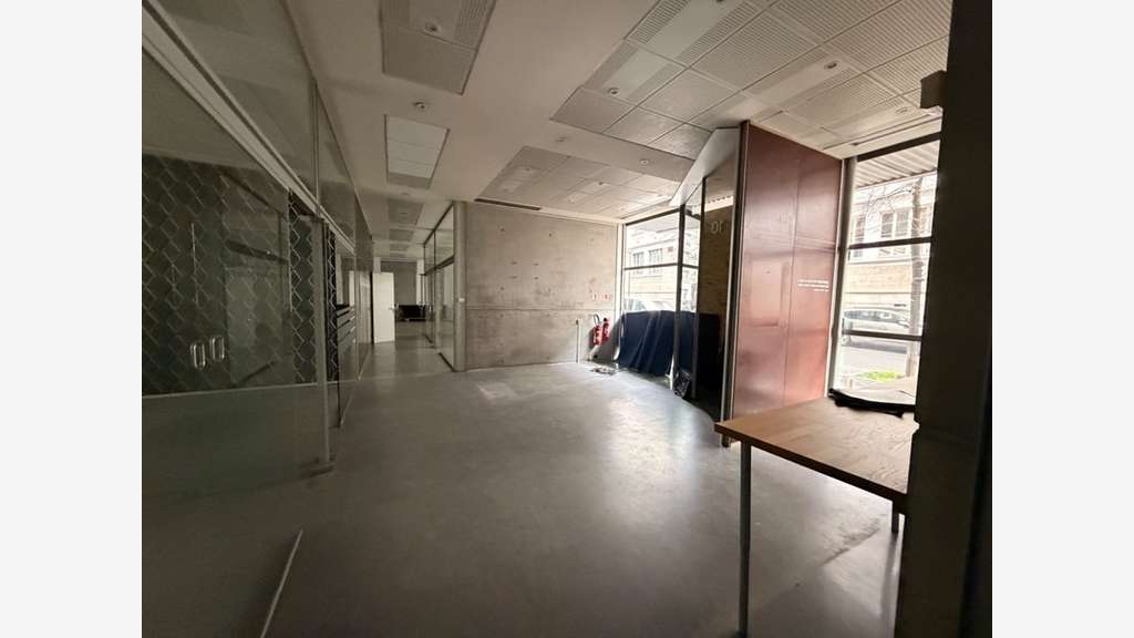 A louer local/bureaux de 533m² en RDC à Lyon 69007