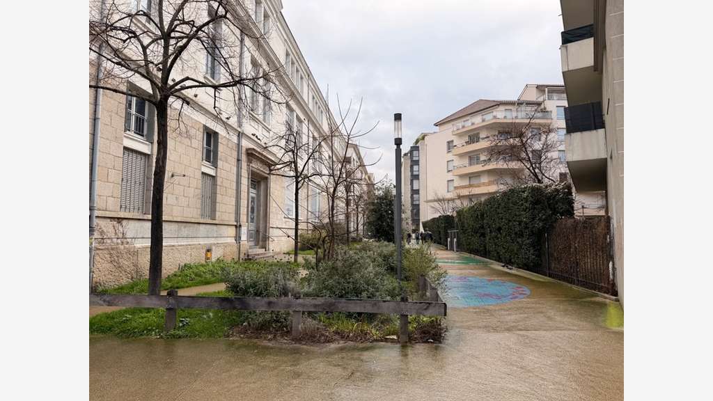 A louer local/bureaux de 533m² en RDC à Lyon 69007