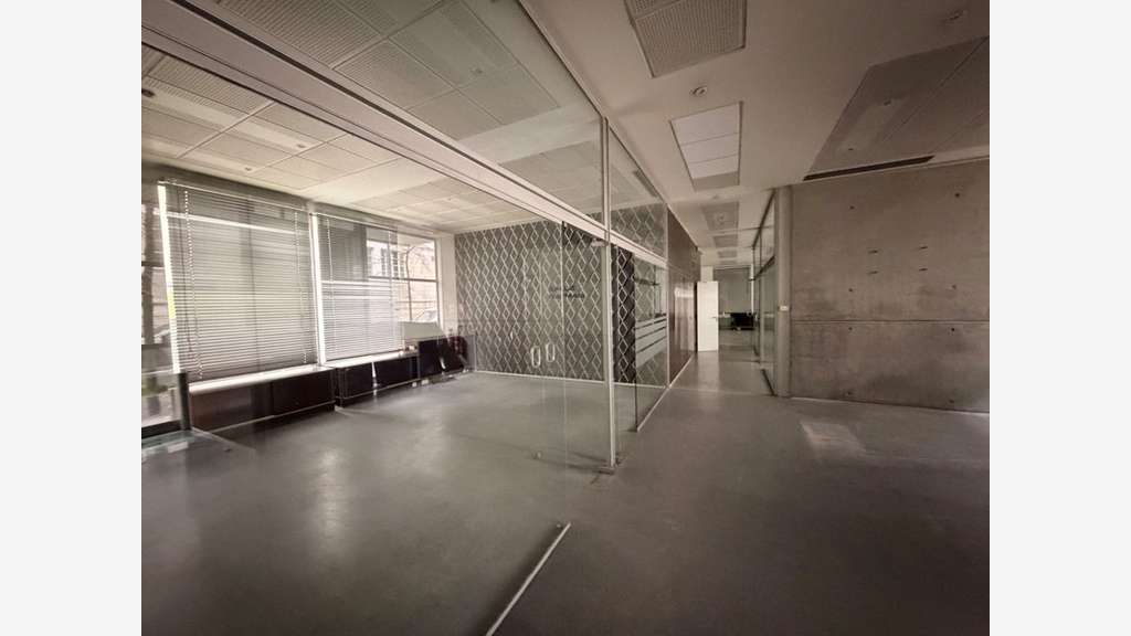 A louer local/bureaux de 533m² en RDC à Lyon 69007
