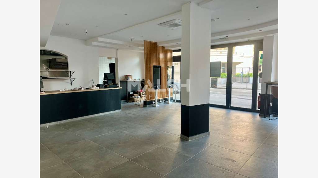A louer local commercial 88m² Lyon 7e Macé/Gerland
