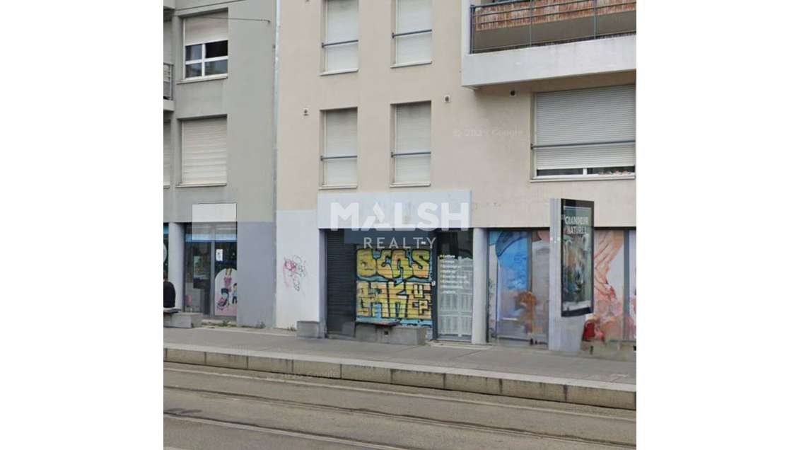 A louer local commercial 71m² à Lyon 7e