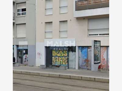 A louer local commercial 71m² à Lyon 7e