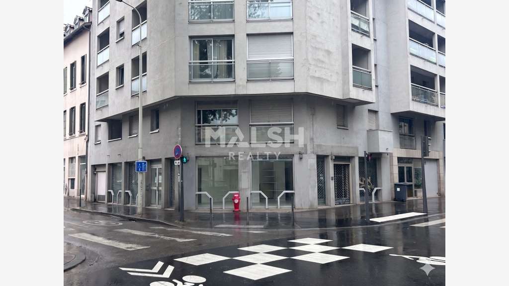 Local à louer 141m² excellente accessibie Lyon 7e