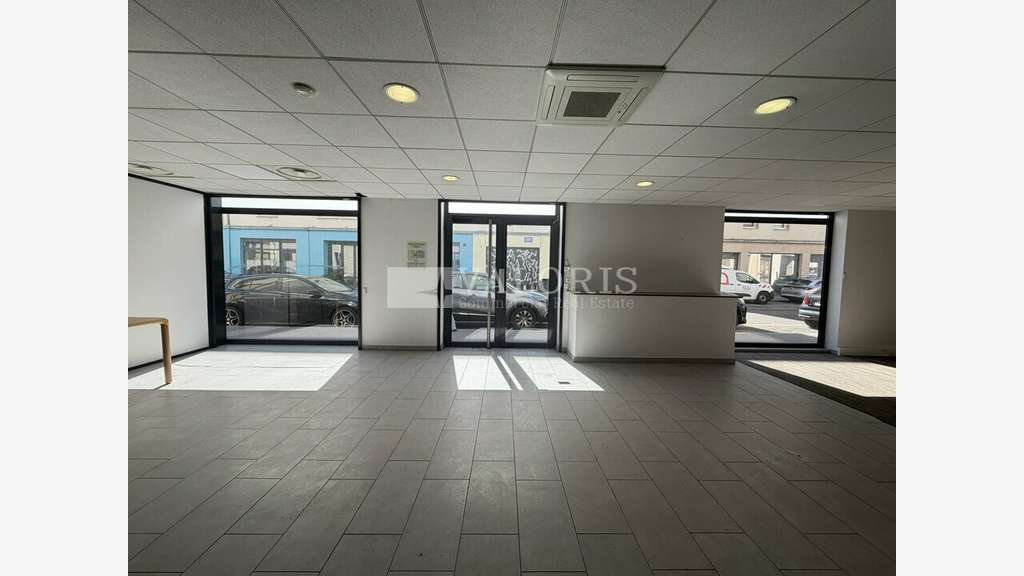 A louer local commercial 270m² Lyon 7e Jean Macé