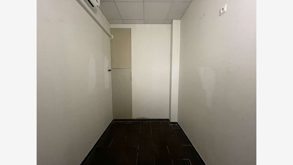 Location local commercial à Lyon 7e Saxe-Gambetta