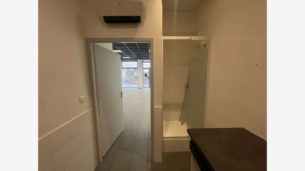 Location local commercial à Lyon 7e Saxe-Gambetta
