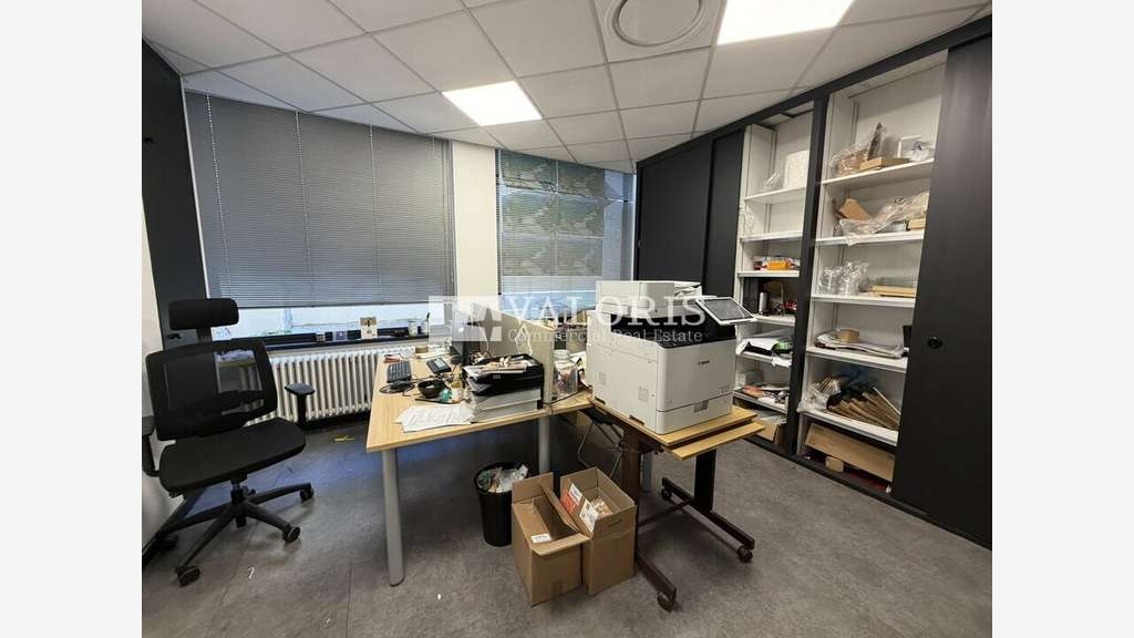 A louer local commercial 101m²  empl strat Lyon 7e
