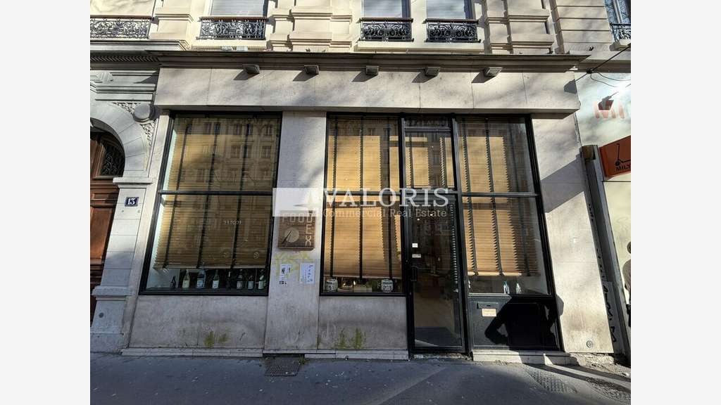 A louer local commercial 101m²  empl strat Lyon 7e