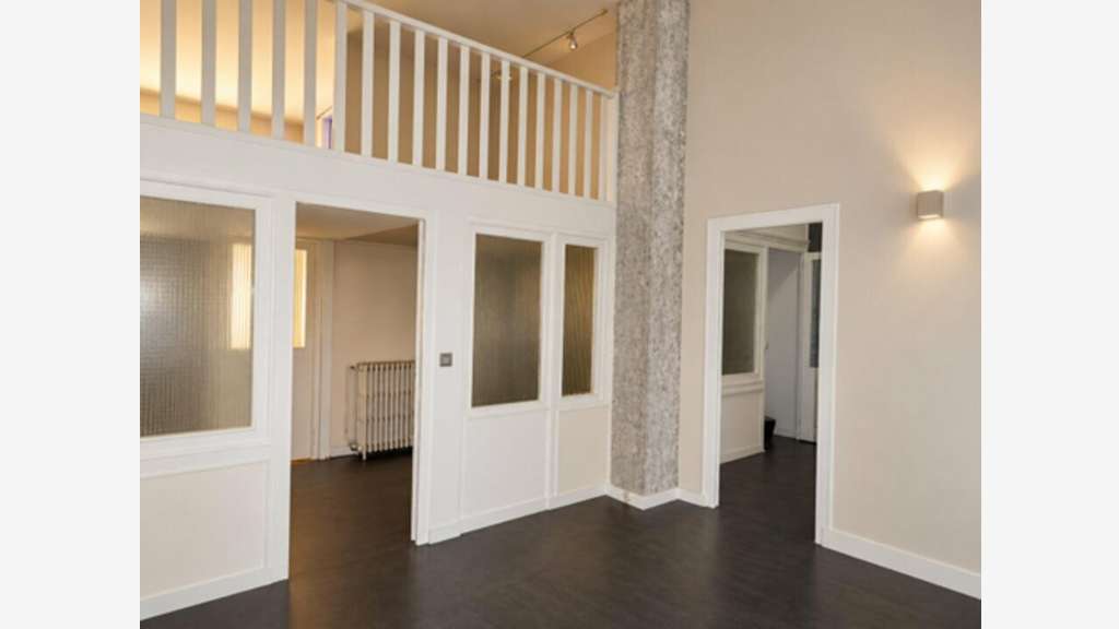 Location local commercial 77m² à Lyon 7e Jaurès