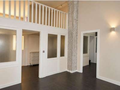 Location local commercial 77m² à Lyon 7e Jaurès