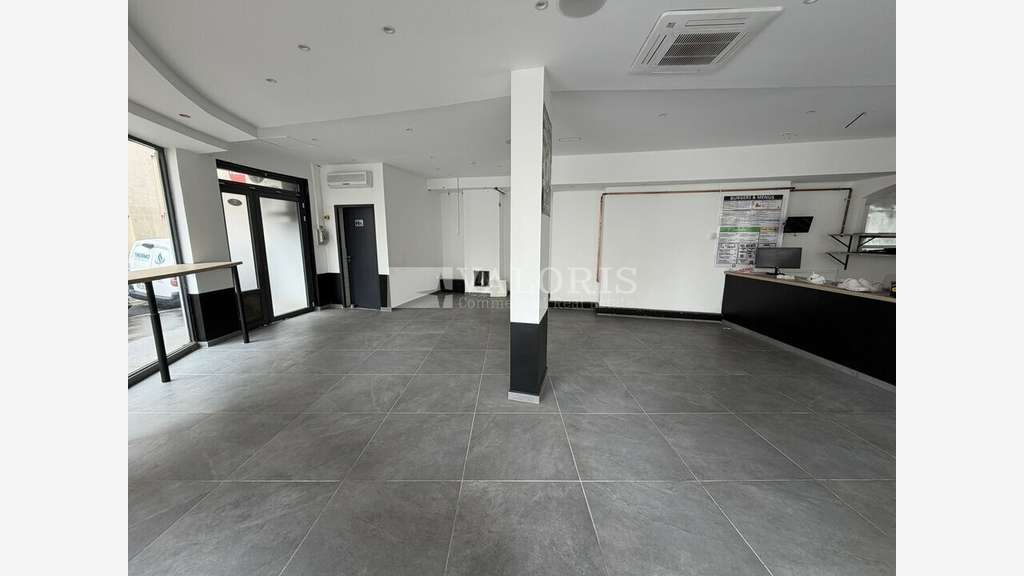 A louer local commercial 88m² angle de rue Lyon 7e
