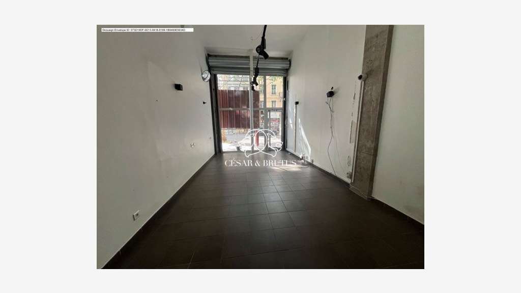 Location local commercial de 47m² à Lyon 69007