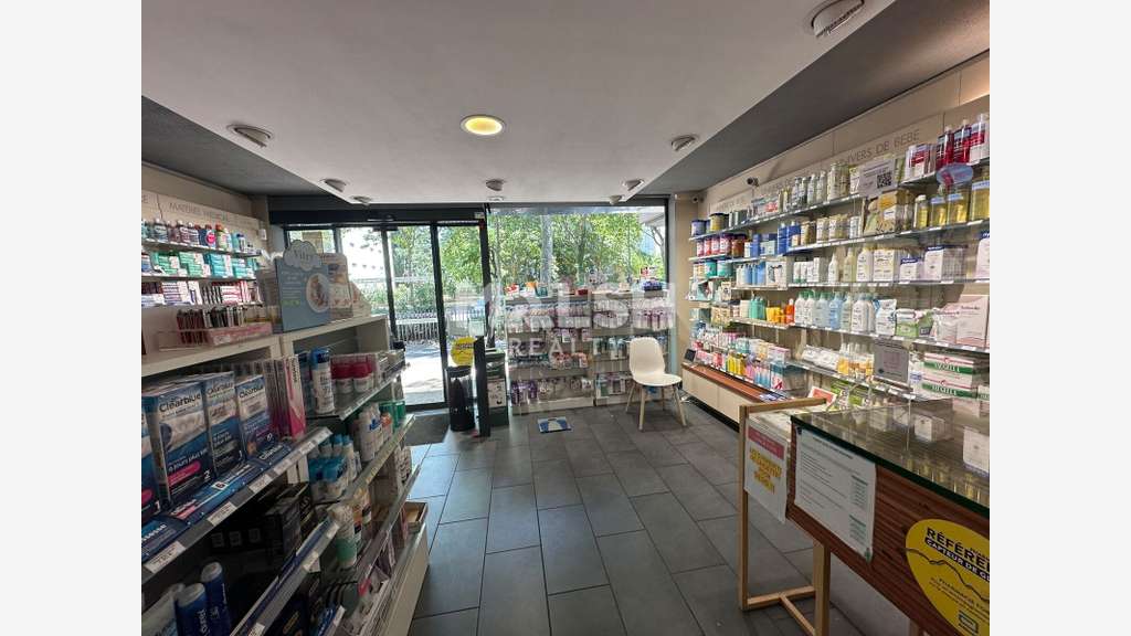 Local commercial à louer 150m² à Lyon 7e Bd Farges