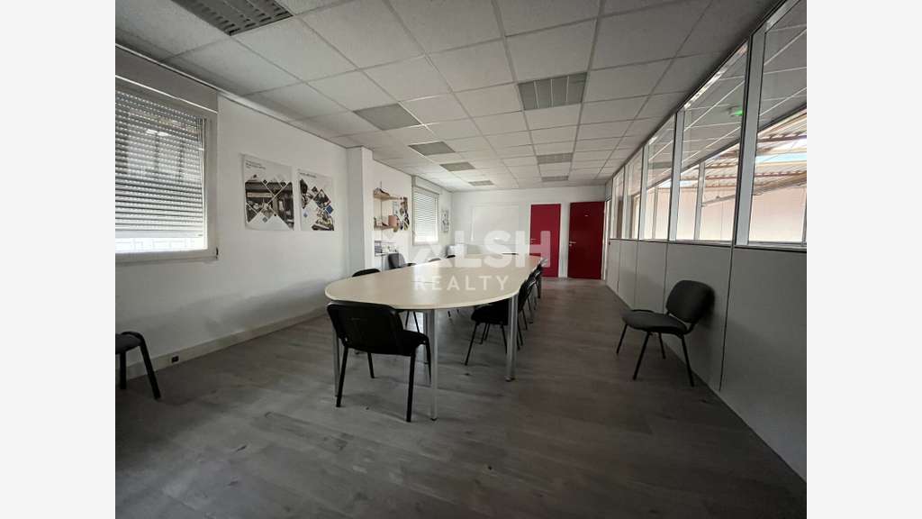 A LOUER - Local commercial 970 m² - LYON 7