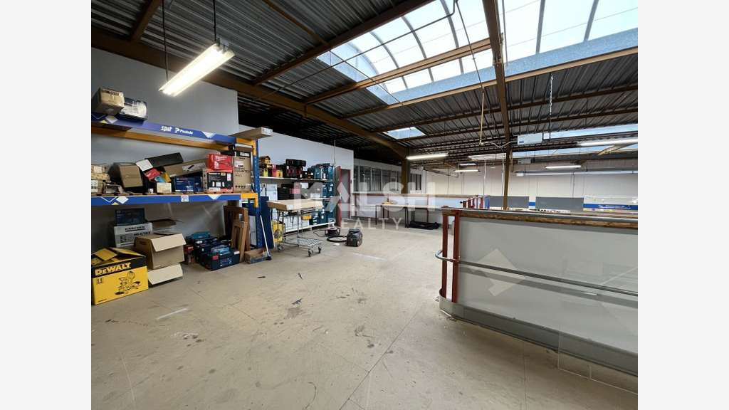 A LOUER - Local commercial 970 m² - LYON 7