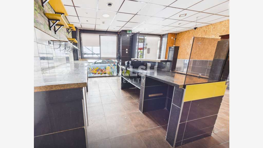 À LOUER - Local commercial 78 m² avec mezzanine -