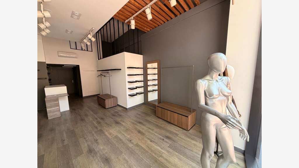 Local commercial de 68m² à louer à Lyon 69008