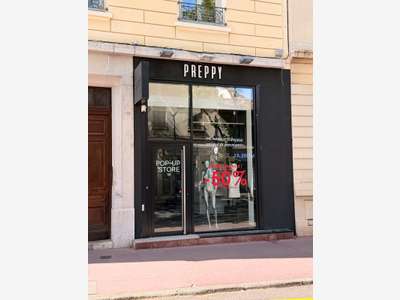 Local commercial de 68m² à louer à Lyon 69008
