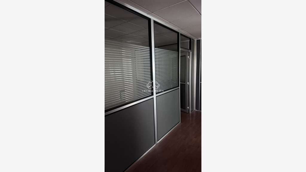 Local commercial / service 124m² à louer à Lyon 8