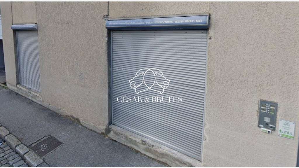 Local commercial / service 124m² à louer à Lyon 8