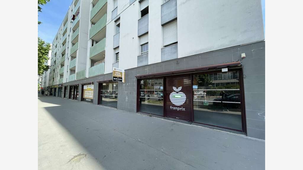 A louer local commercial 390m² Lyon 8e Jean Mermoz