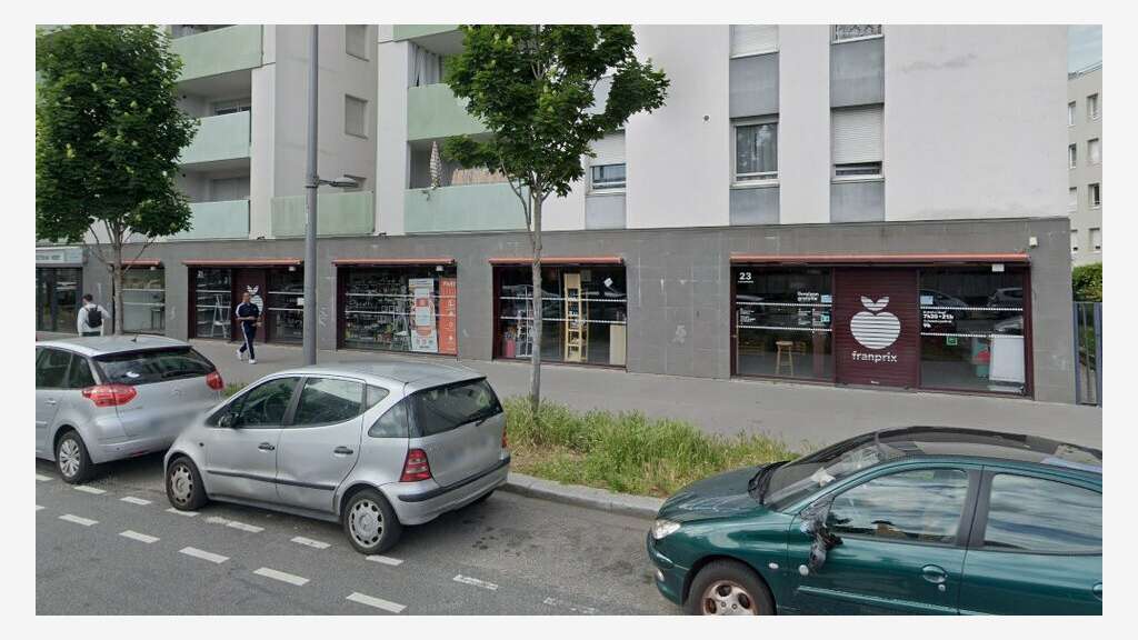 A louer local commercial 390m² Lyon 8e Jean Mermoz