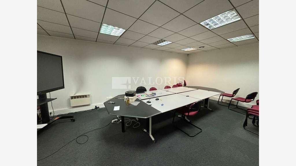 A louer local commercial 250m² Lyon 8e Montplaisir