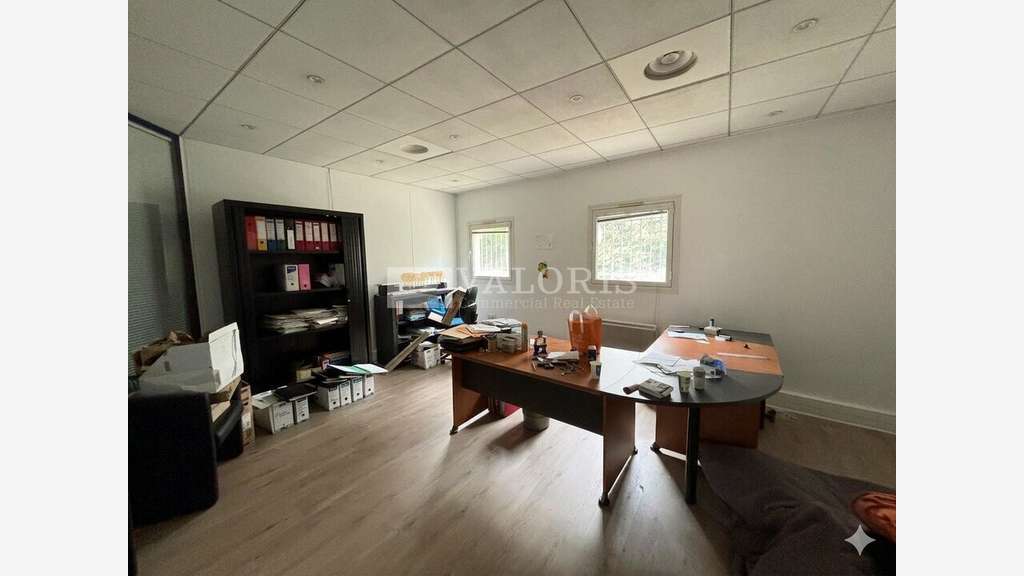 A louer local commercial 250m² Lyon 8e Montplaisir