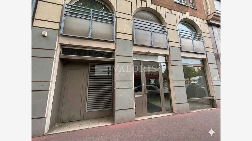 A louer local commercial 250m² Lyon 8e Montplaisir