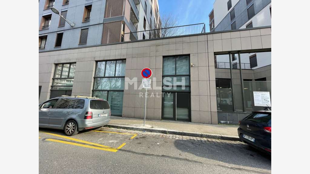 Local commercial à LYON 8ème - Mermoz - A LOUER -