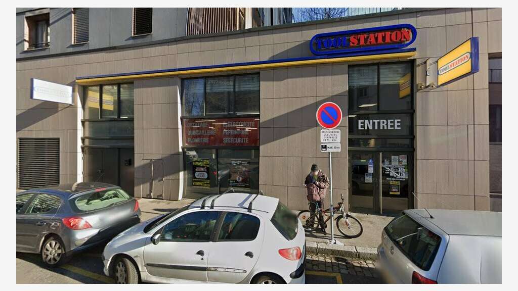 LYON 8 - LOCAL COMMERCIAL à louer