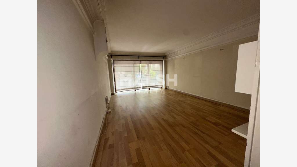 A louer local 80m² Lyon 8e Av Frères Lumière