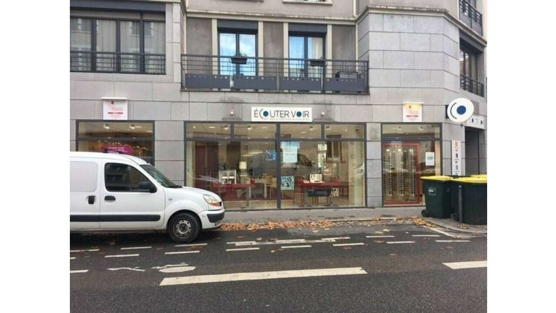 A louer local commercial 226m² à Lyon 9e Vaise