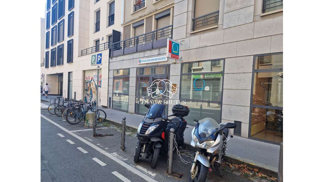 Local commercial 154m² à louer à Lyon 9e Masaryk