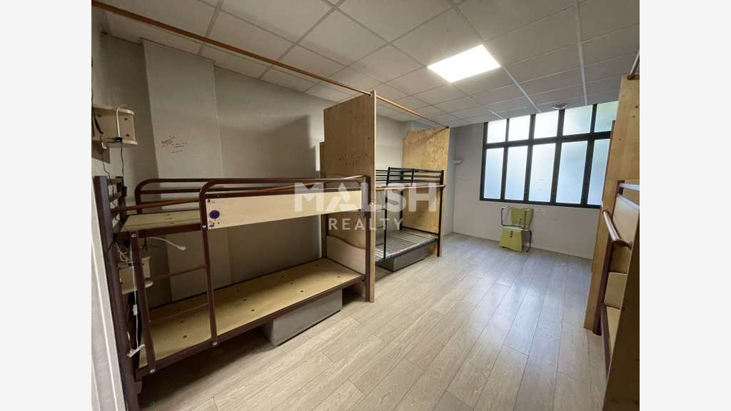 A louer + droit d'entrée local 445m² R+1 à Lyon 9e