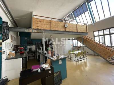 A louer + droit d'entrée local 445m² R+1 à Lyon 9e