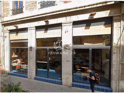 Local exceptionnel à louer à Lyon 9e rue de St Cyr