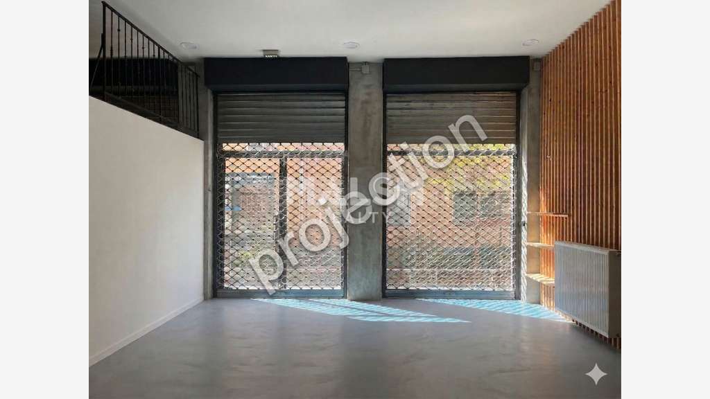 A louer local commercial 173m² Lyon 9e Gare Vaise